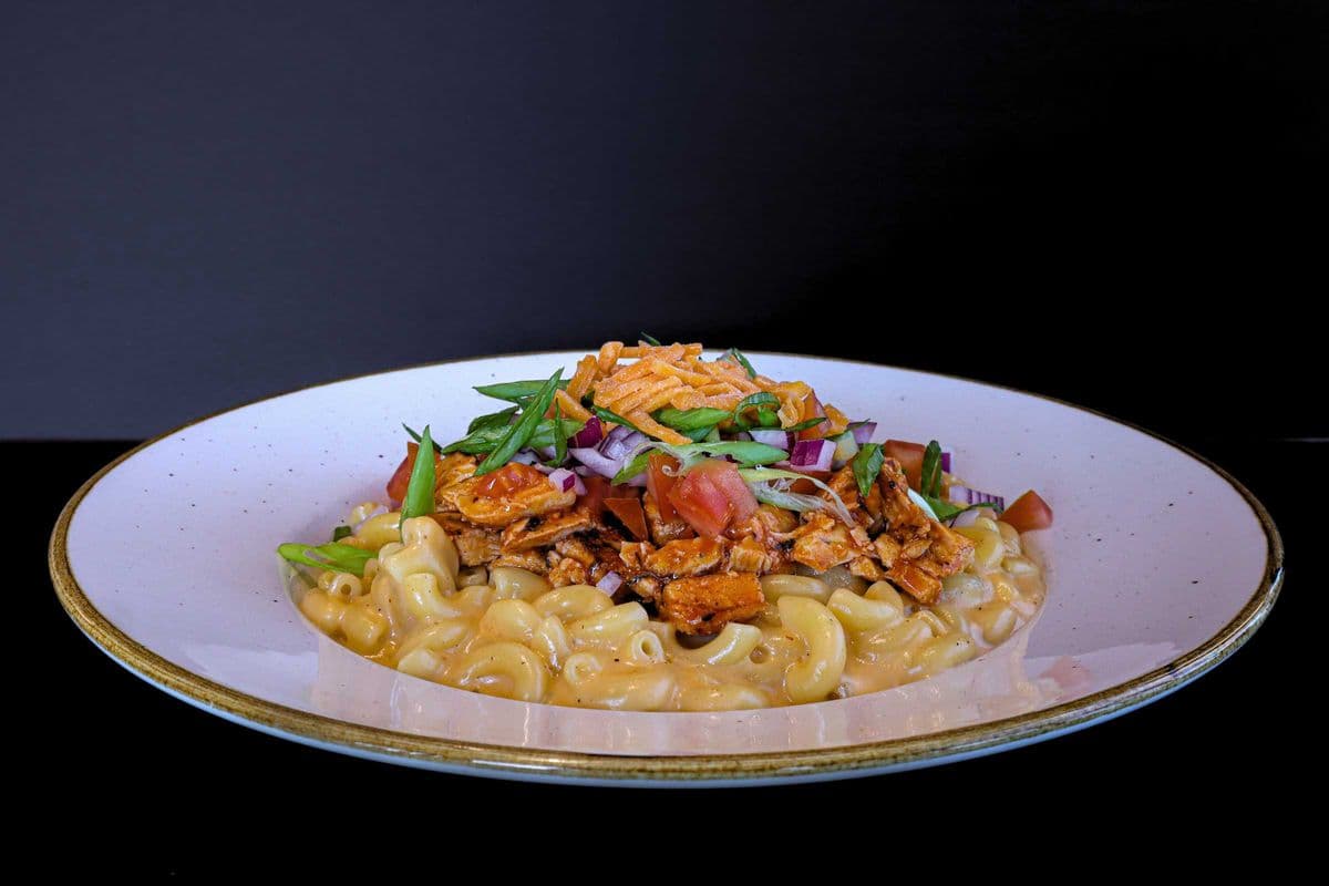 BOSSES BUFFALO MAC & CHEESE