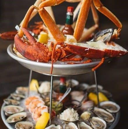Grand Plateau de Fruits de Mer / Large Seafood Platter