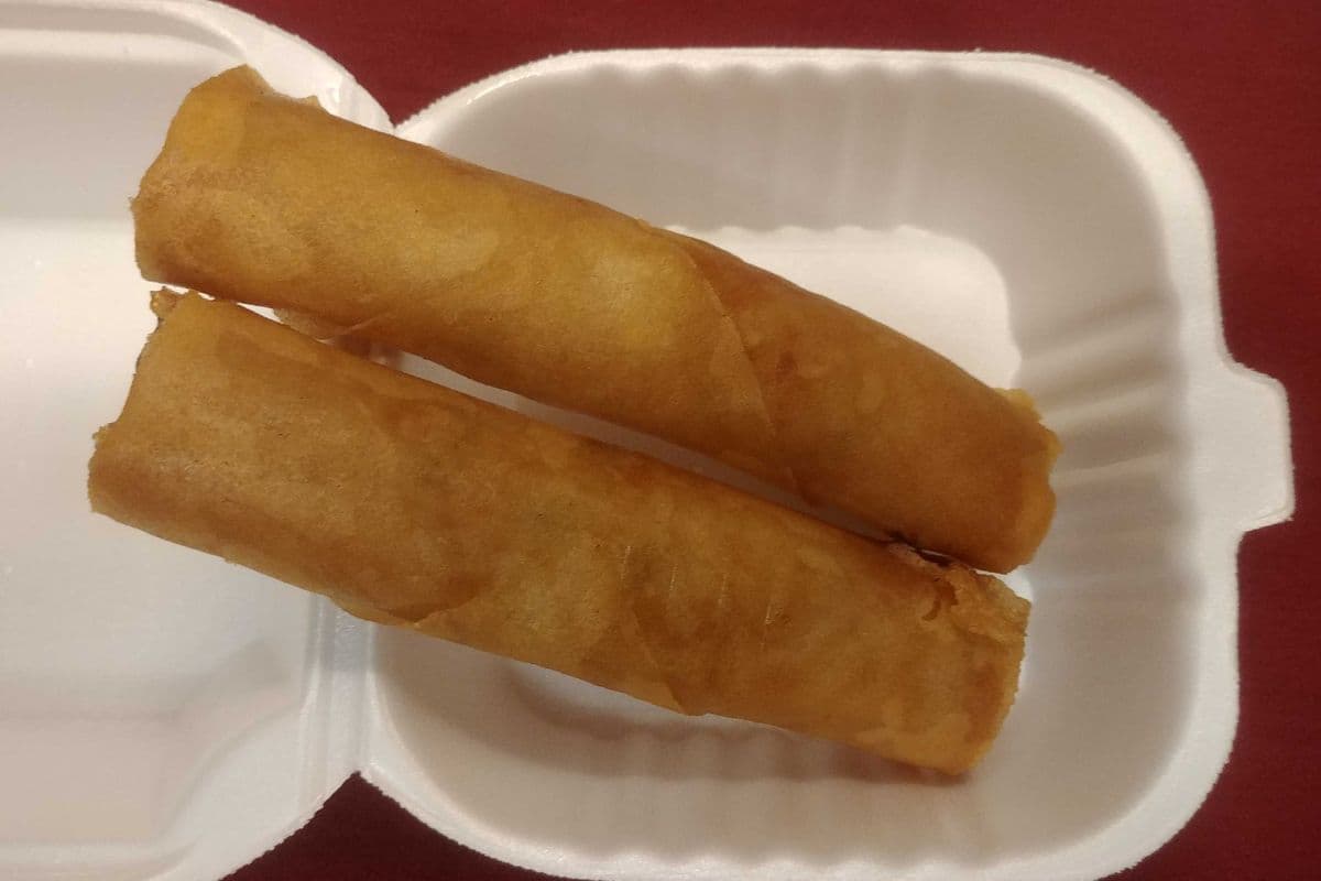 11. Rouleaux impériaux végétariens (2 mcx) / Vegetable Imperial Rolls (2 pcs)