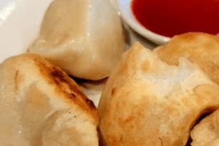 Pan Fried Pork Dumpling 锅贴(6) (Regular order)