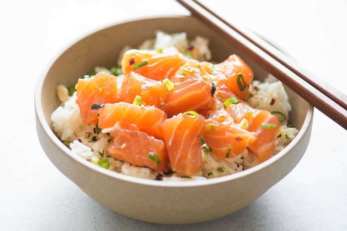 D1. Salmon Sashimi Don