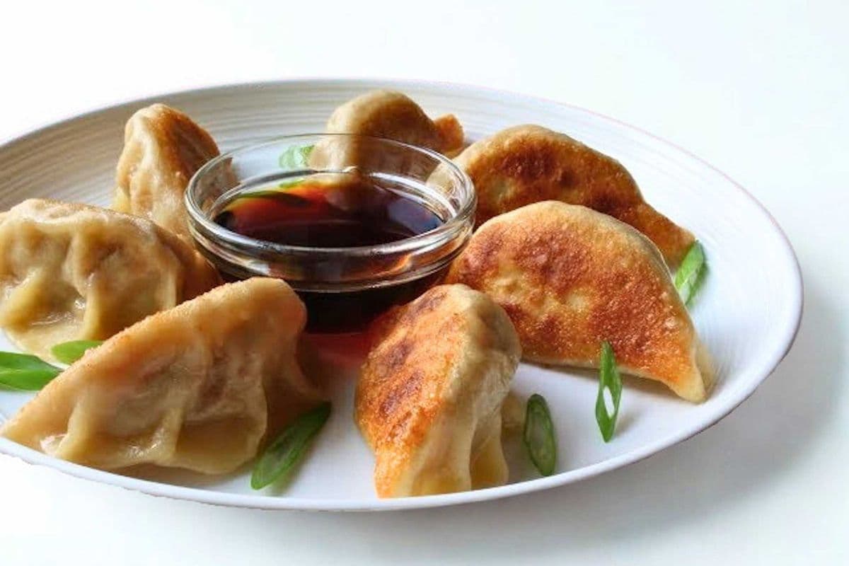 Fried Dumplings (8 pcs)
