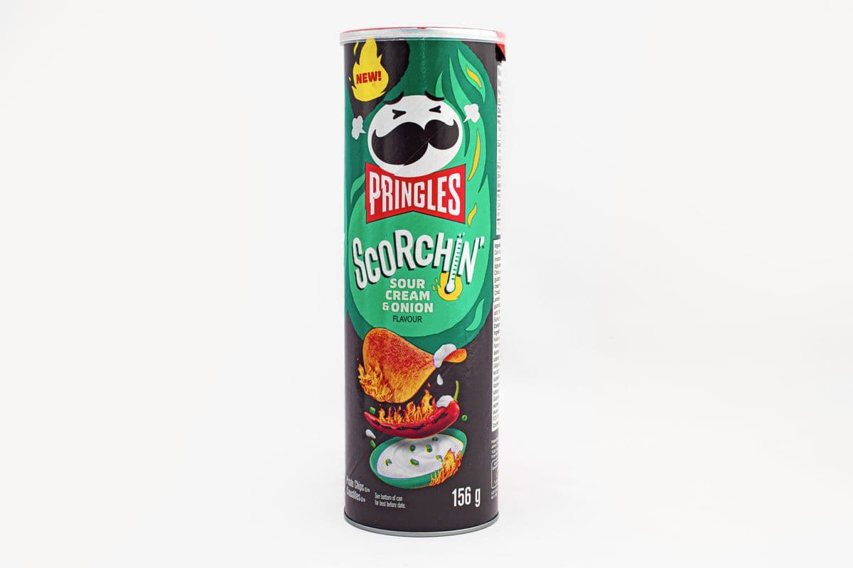 Pringles Sour Cream and Onion Chips (156 g)