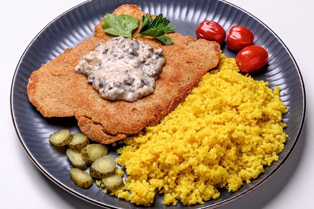 PORK SCHNITZEL with SIDE DISH (400 g)