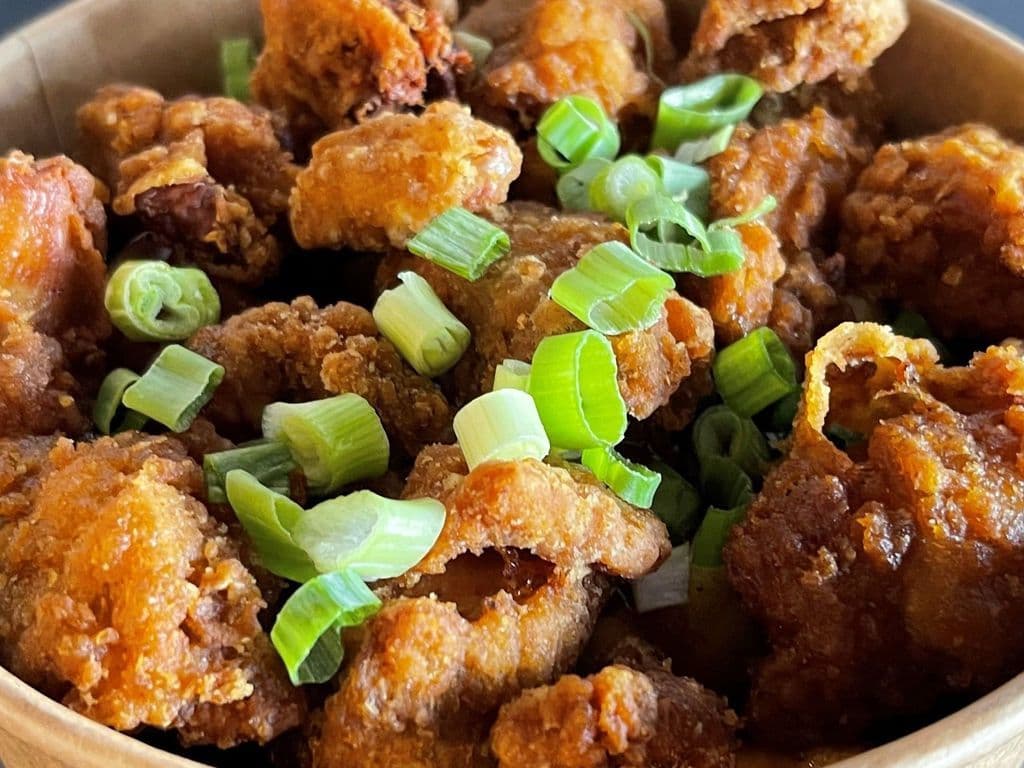 POPCORN CHICKEN POUTINE