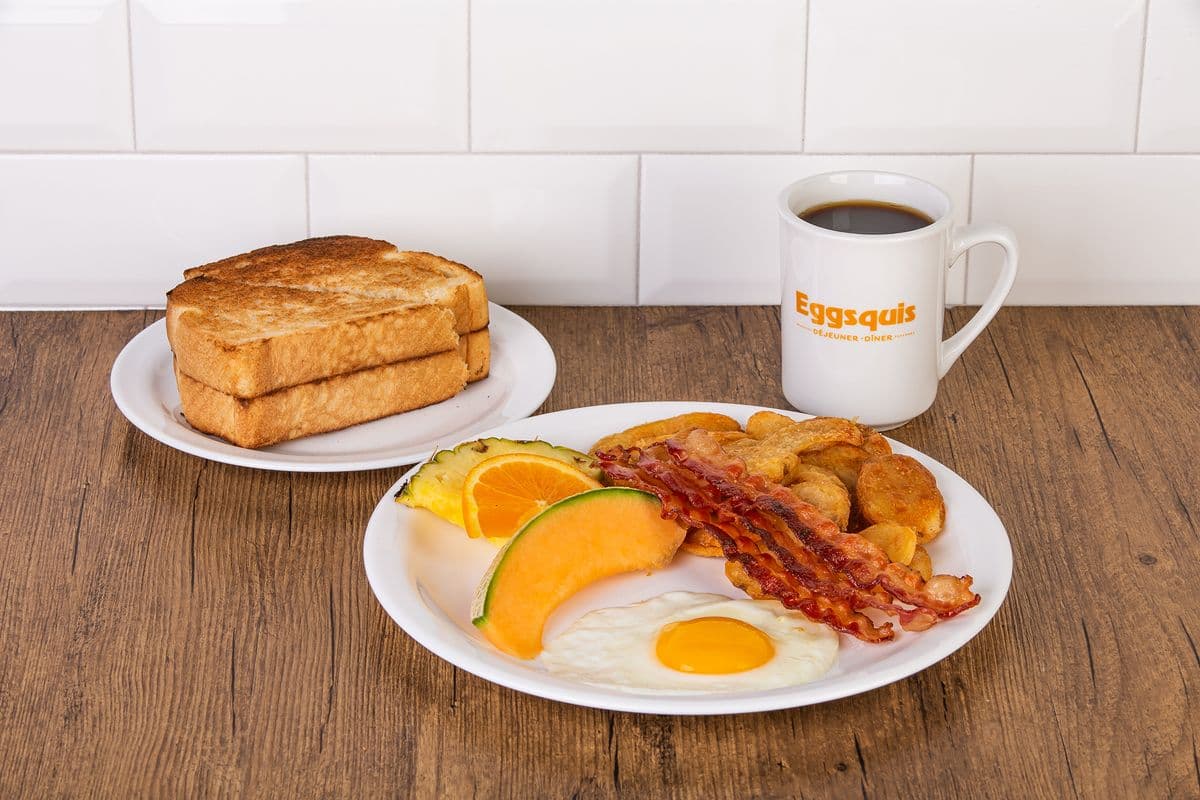 Un oeuf avec choix d’accompagnement / One Egg with Choice of Side Dish