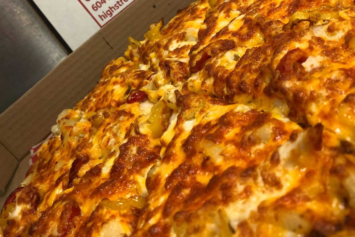 Extra Large 16" Spicy BBQ Chicken Pizza