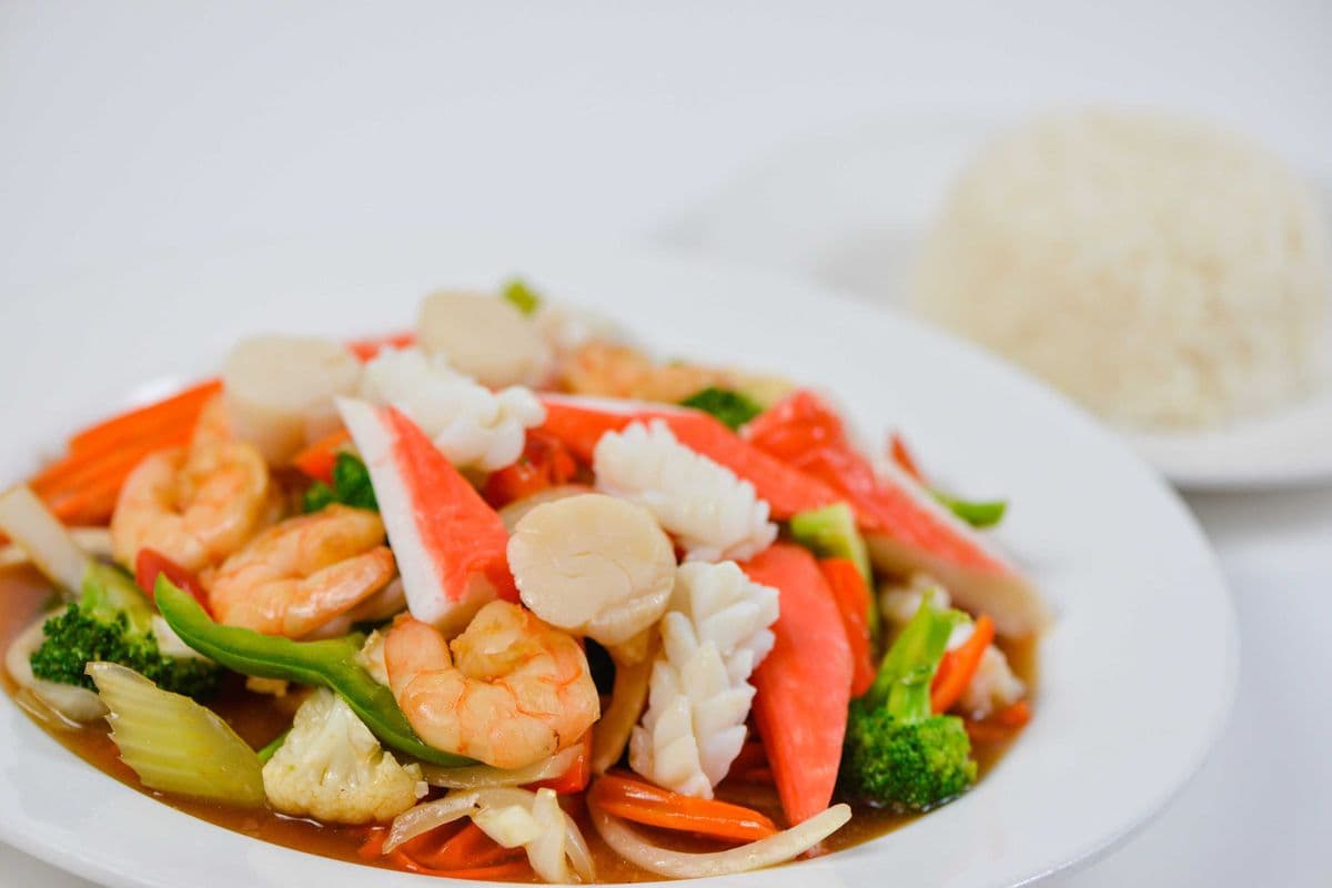 59. Stir-Fried Seafood and Mixed Vegetables - Do Bien Xao Rau Cai