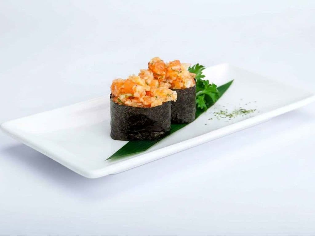 Spicy Salmon Sushi (2pcs)