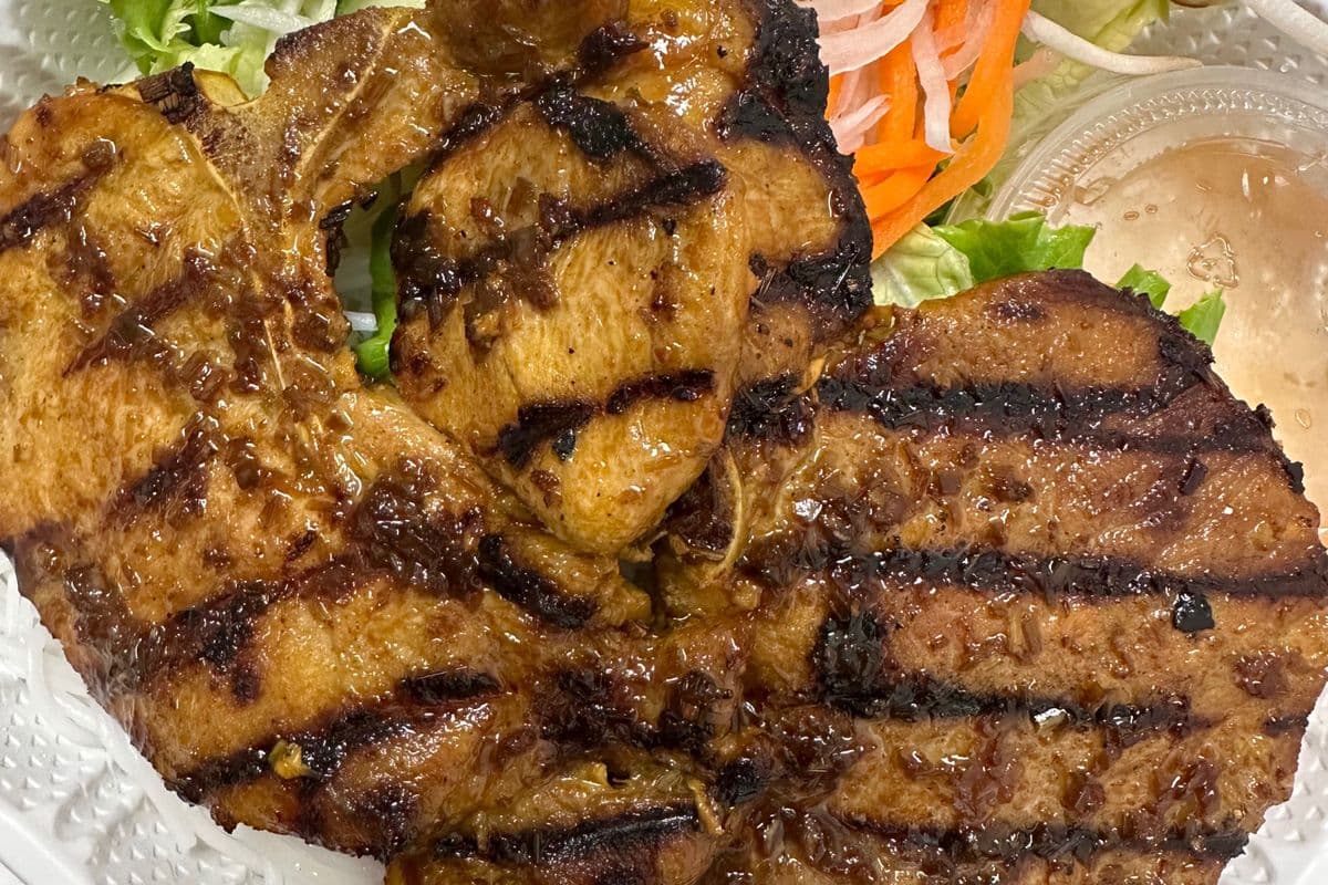 V10.Grilled Pork Chop and Fried Egg Vermicelli -燒豬肋骨粉絲同炒飯-Bún Sườn Nướng Trứng Ốp La