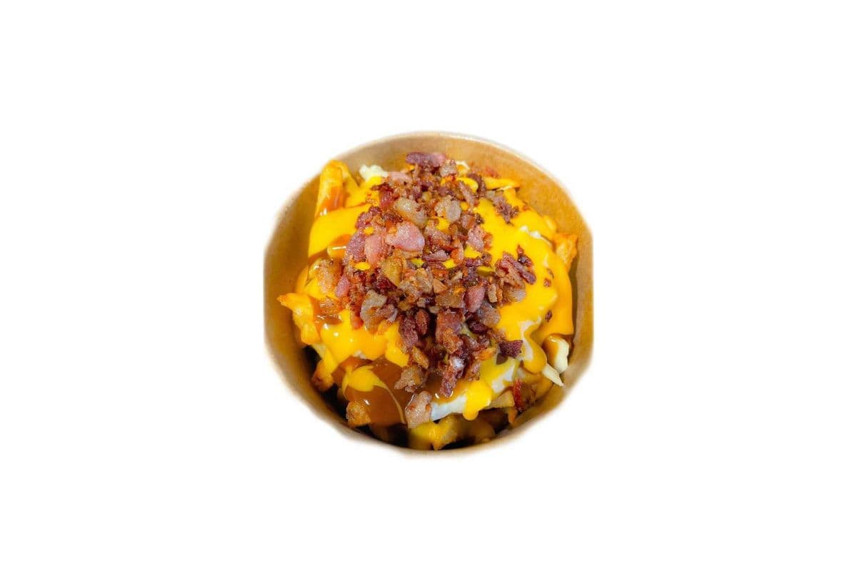 DOUBLE CHEESE AND BACON POUTINE