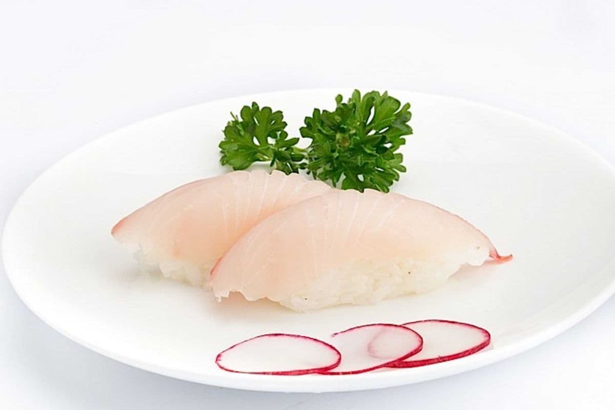 97. Red Snapper Sushi (Tail) (2 pcs)