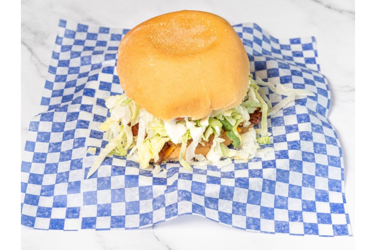 Crispy Chicken Burger w Bacon