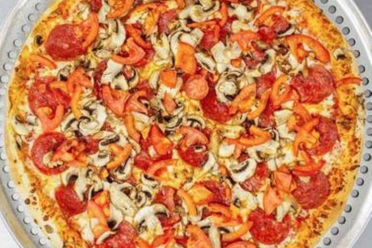 Small Build Your Own Pizza (6 Slices)