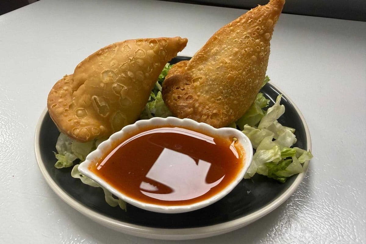 Vegetable Samosa (2 pcs)