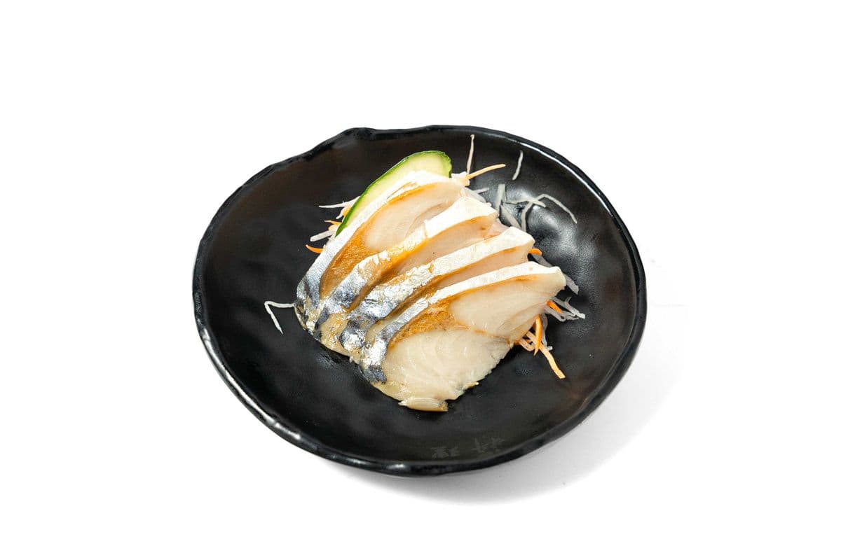 Mackerel Sashimi (4 pcs)