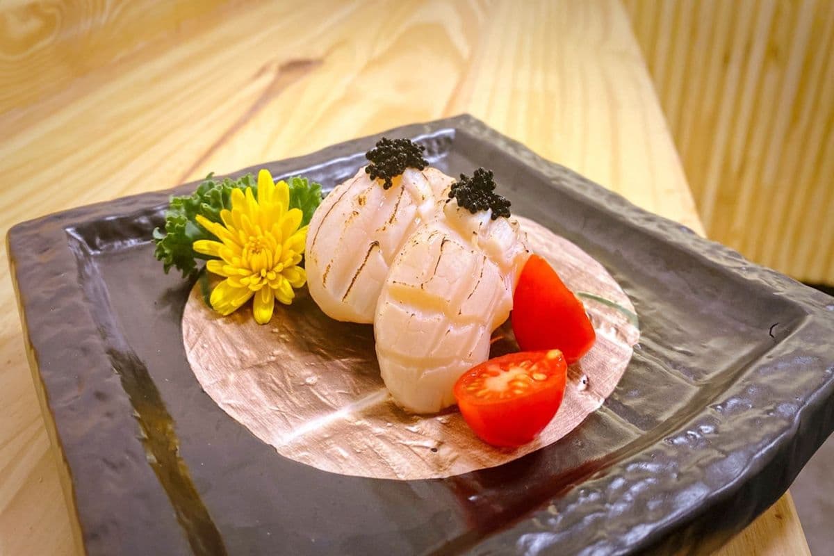 Scallop (Hotategai) Sushi (2 pcs)
