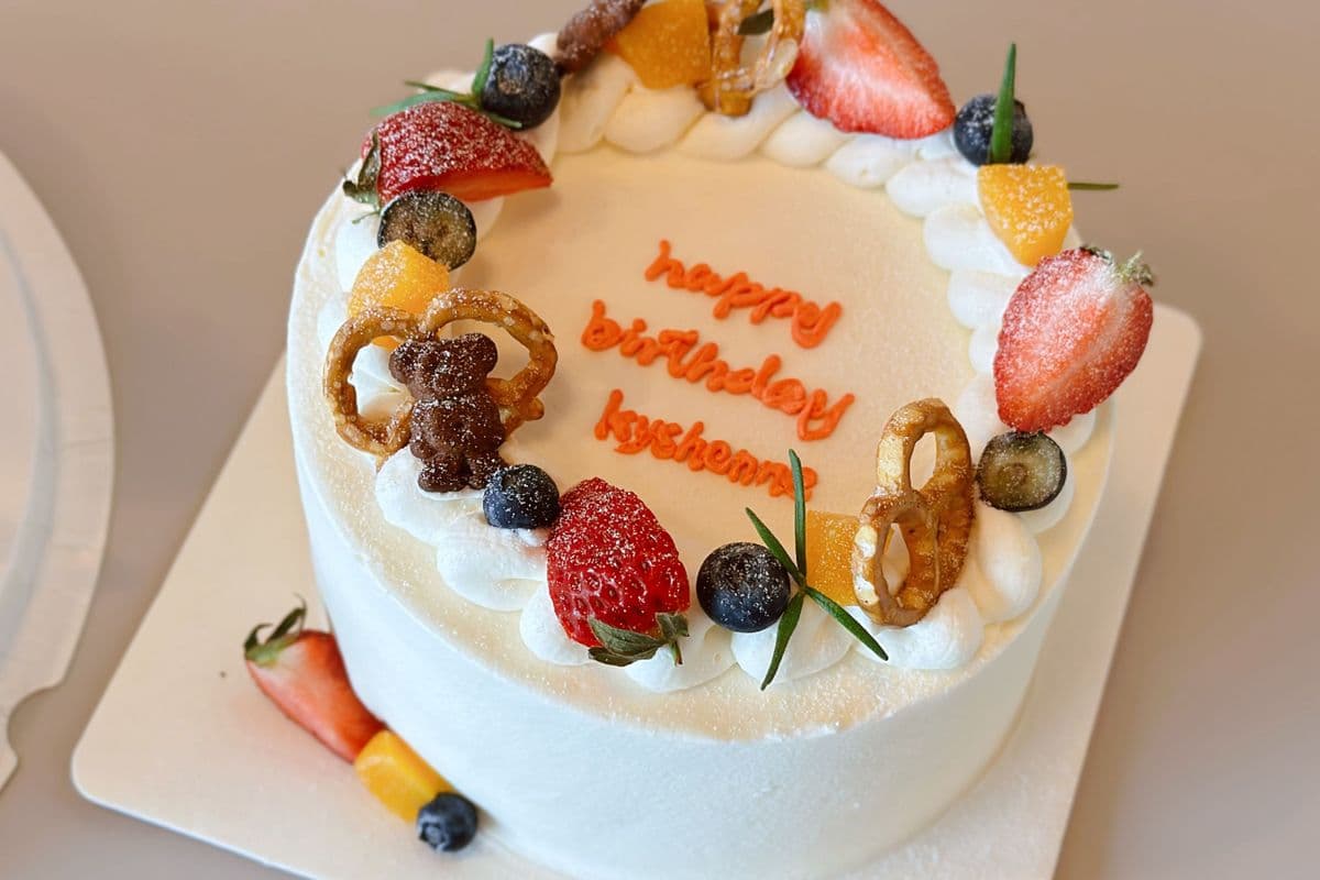 8"birthday cake（natural cream） (inch)