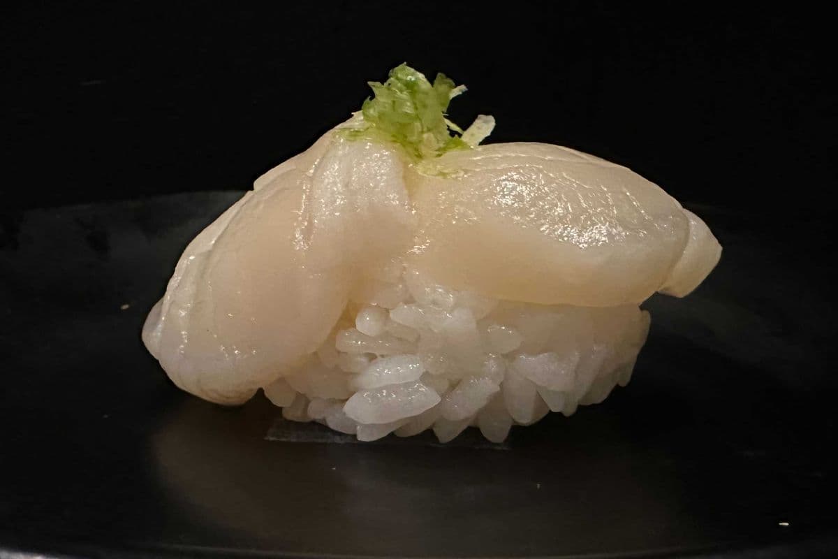 Hotategai Nigiri (Scallop)