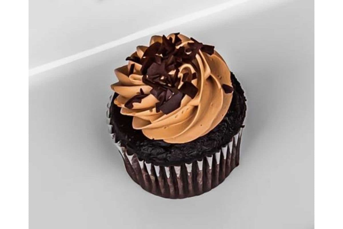 Cupcake with Swiss Buttercream