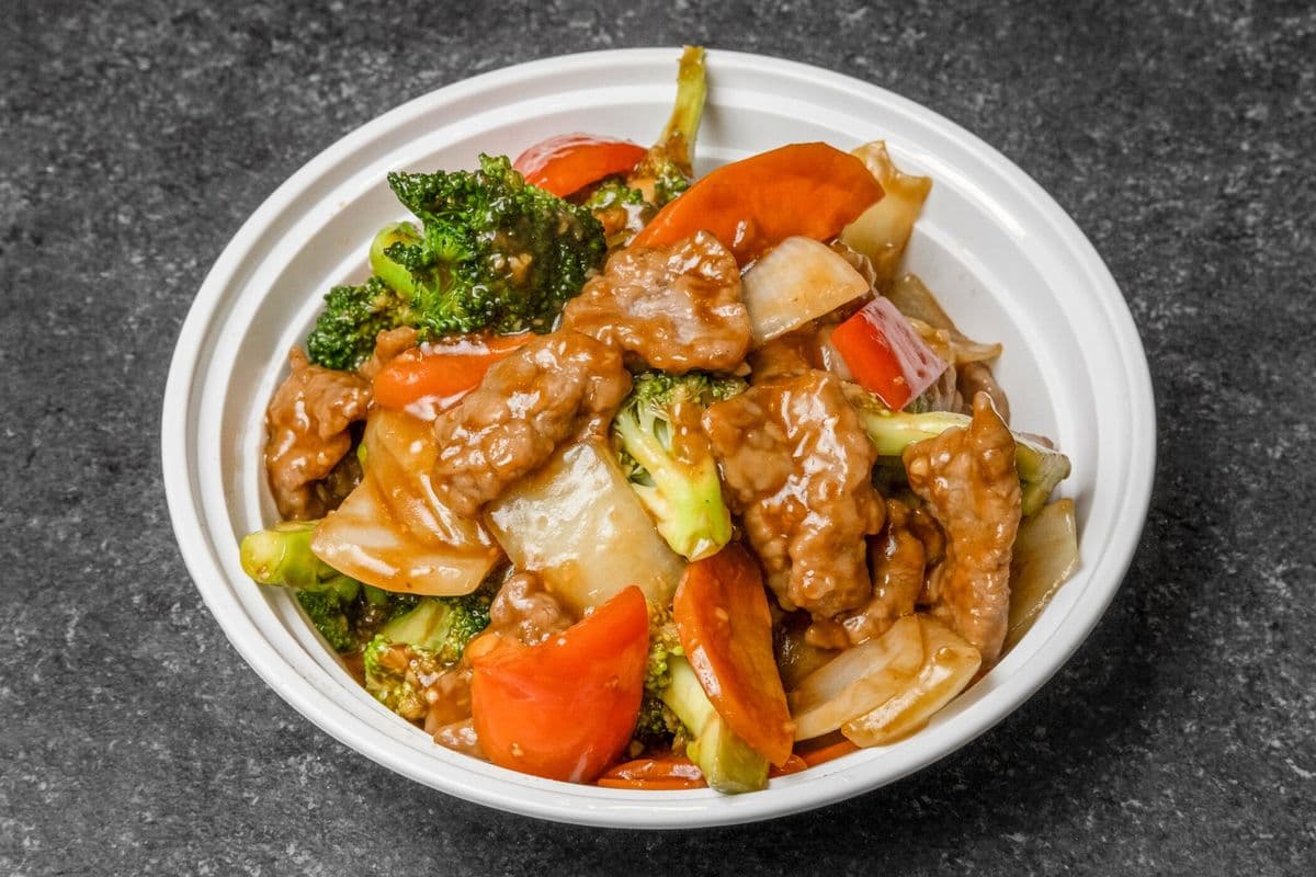 B10. Beef with Broccoli