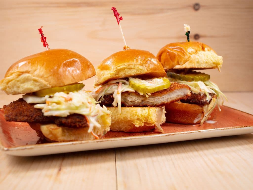 SLIDERS ( FRIED CHICKEN OR BEEF)