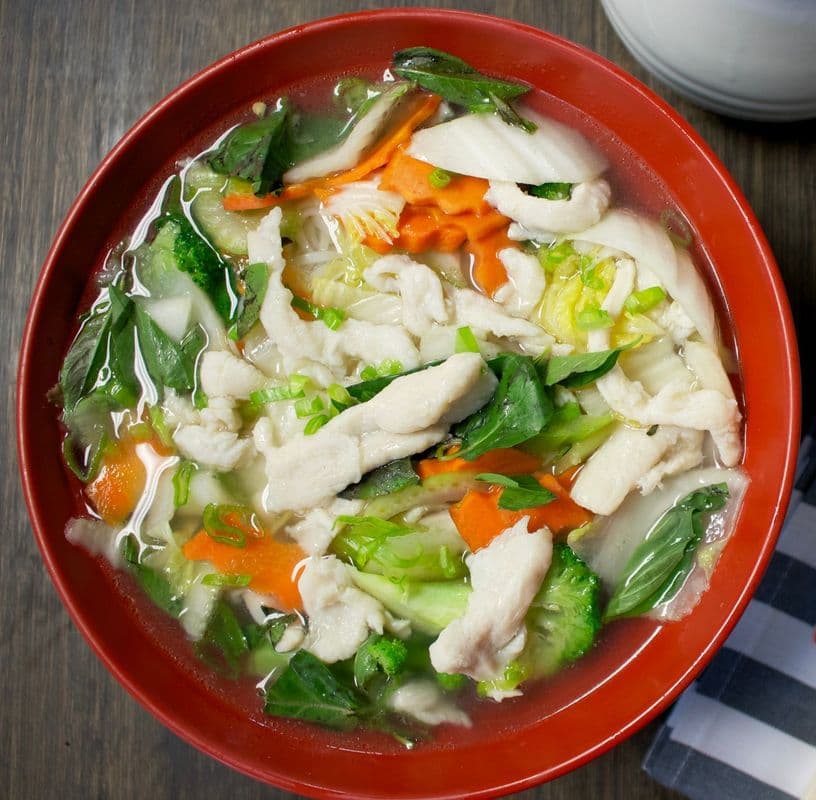 24. Soupe Poulet Maison 汤面