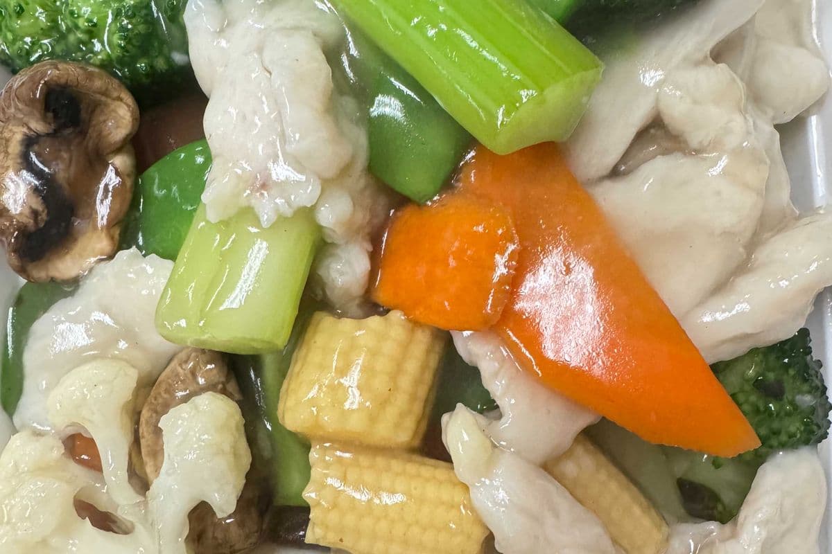Chicken with Mixed Greens 鸡肉炒什菜