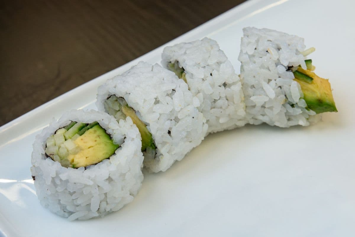 Avocado Cucumber Rolls (8 pcs) (Veg)