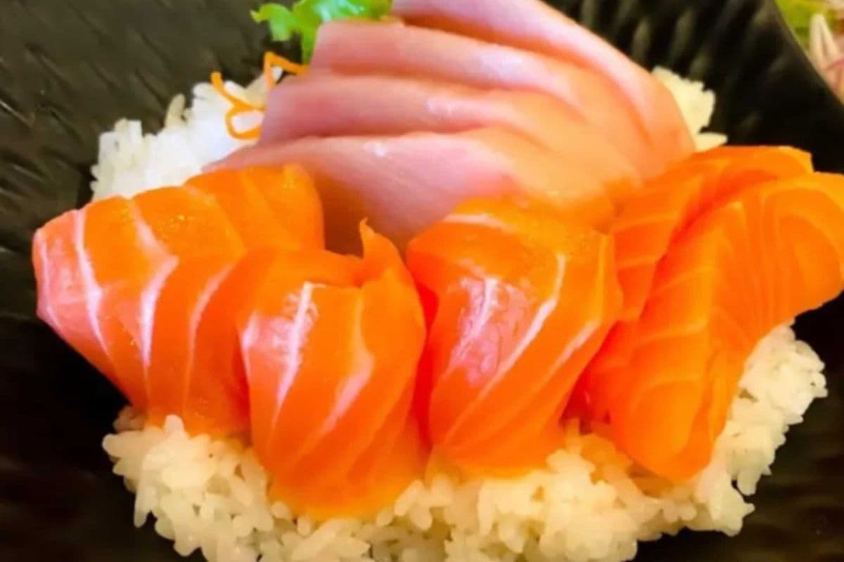 72. Salmon and Tuna Don (9 pcs)