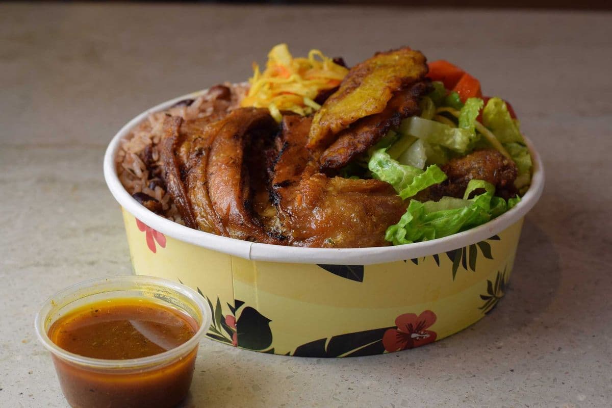 Plat poulet frit / Fried Chicken Dish
