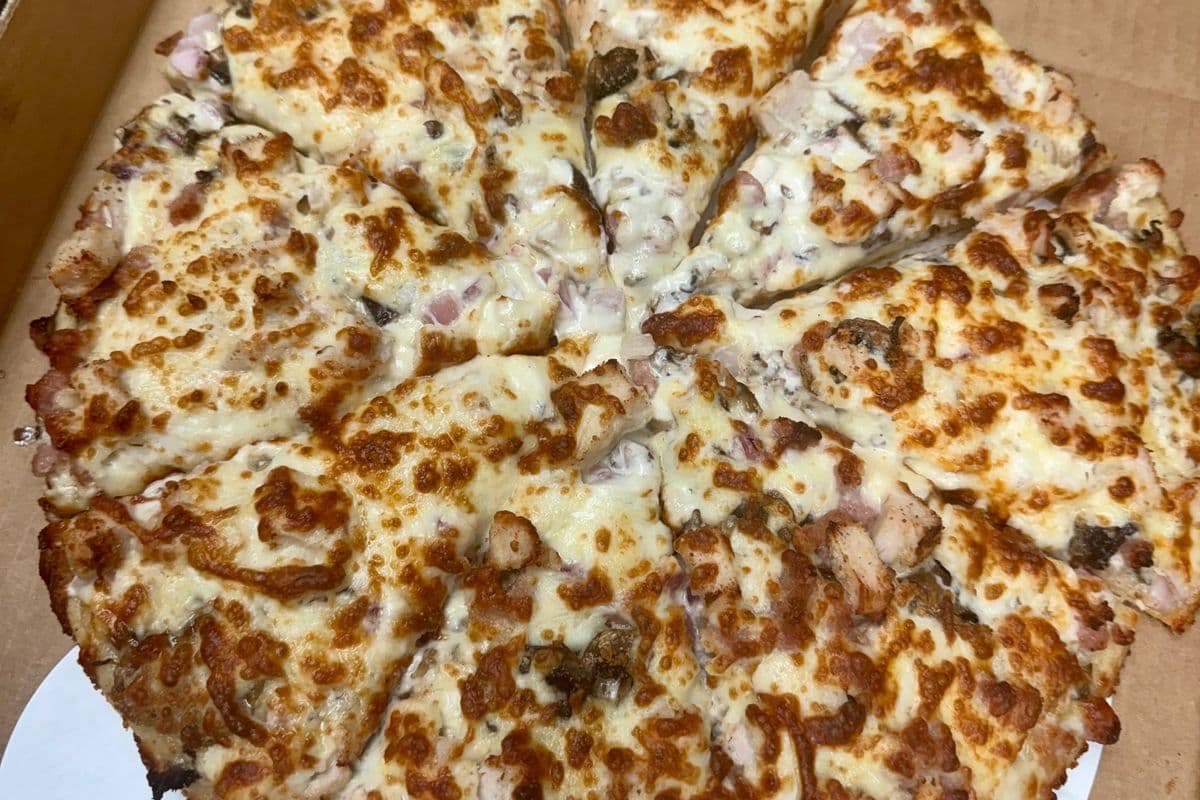 Chicken Mushroom Melt Pizza