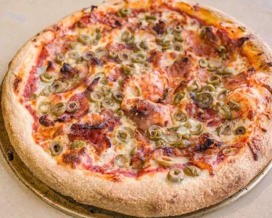  pizzas moyennes / Medium Pizza quebecoise