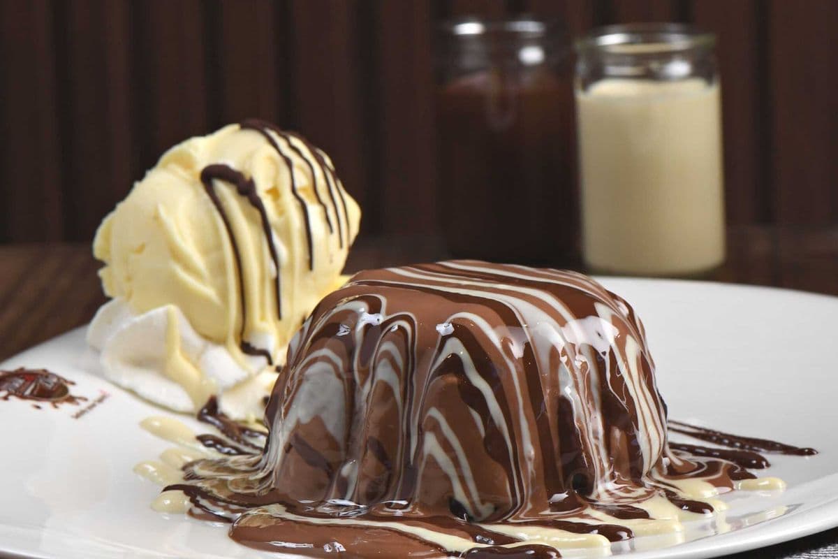 Lava Cake (Volcano Cake)