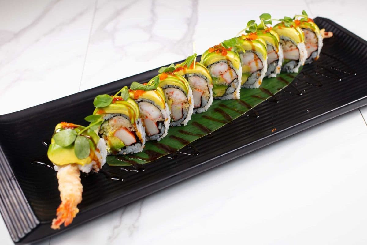 Green Dragon Roll (10 pcs)