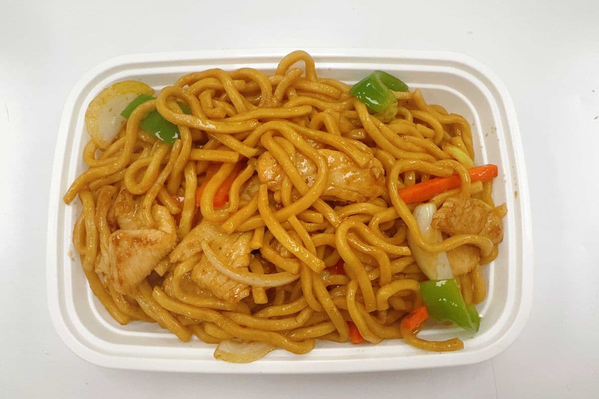 Chicken Chow Mein and China Spring Roll (2 pcs)