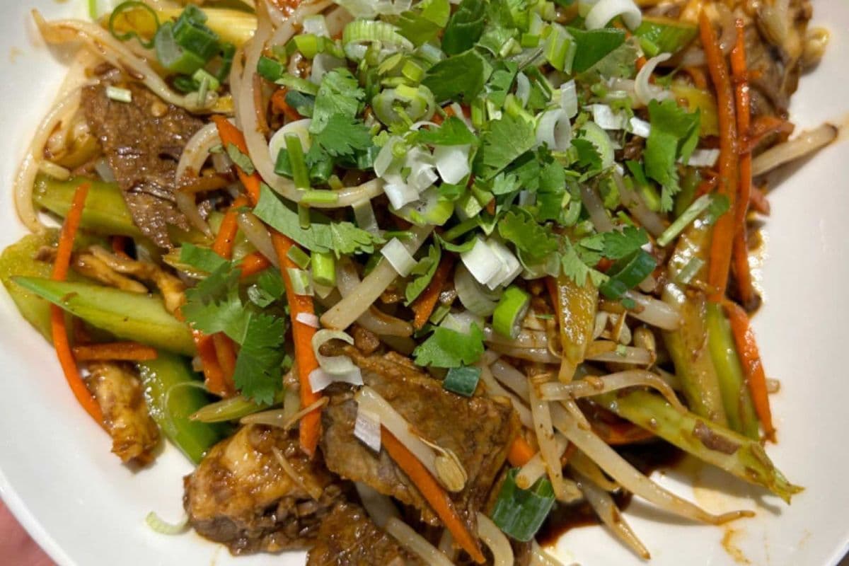 C4. BEEF SALAD 凉拌牛肉