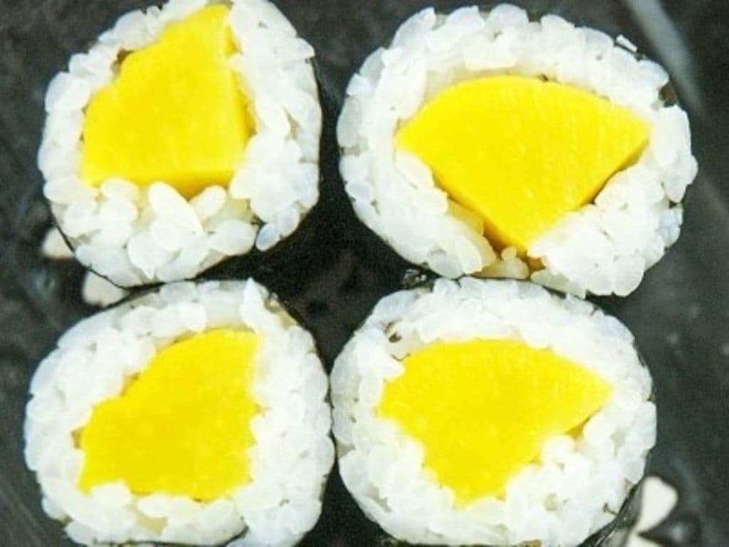 Oshinko Roll  (picked radish)