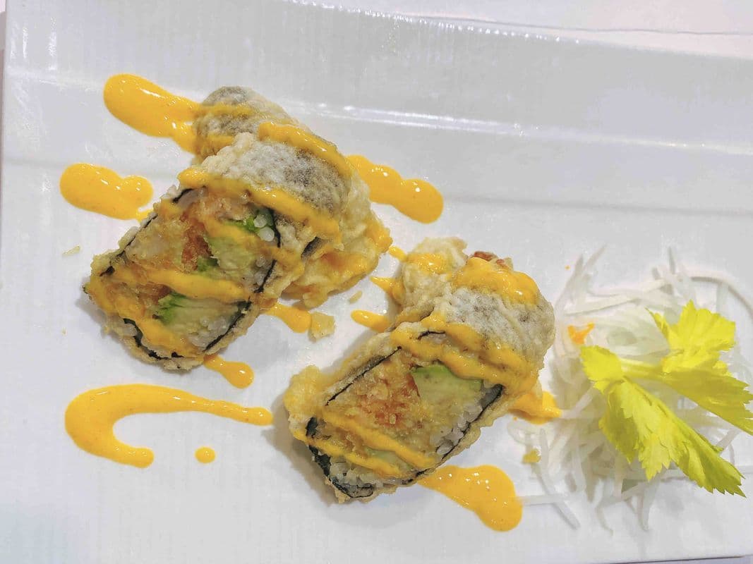 Special Roll (8 Pieces) / R4 Rouleau Spécial (8 Morceaux)