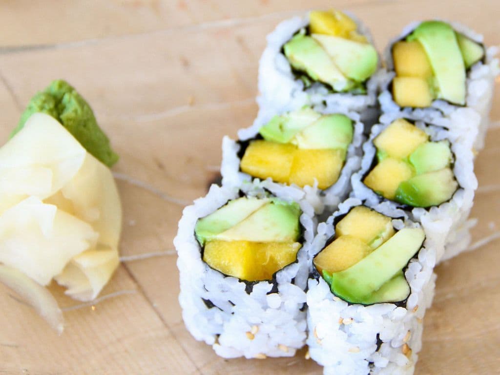 Avo Mango Roll B_R (6pcs)