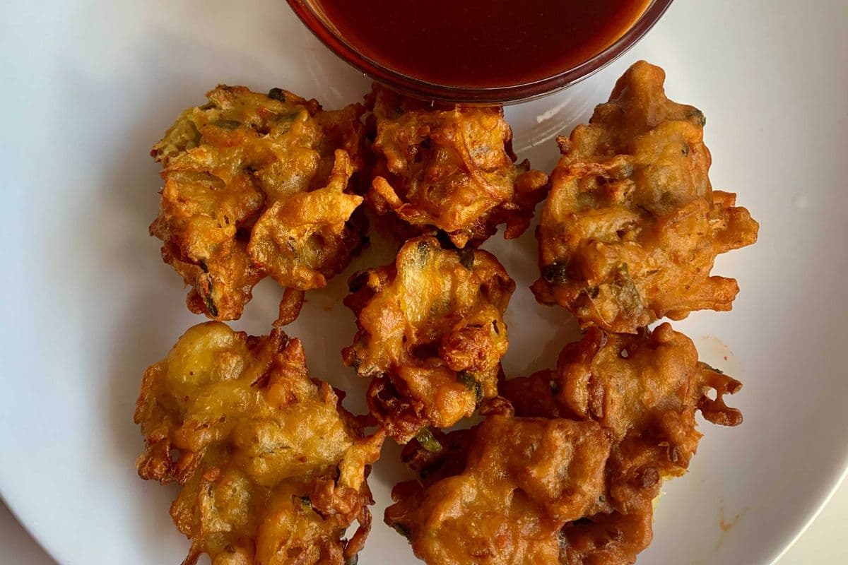 Veg Pakoda (6 Pieces)