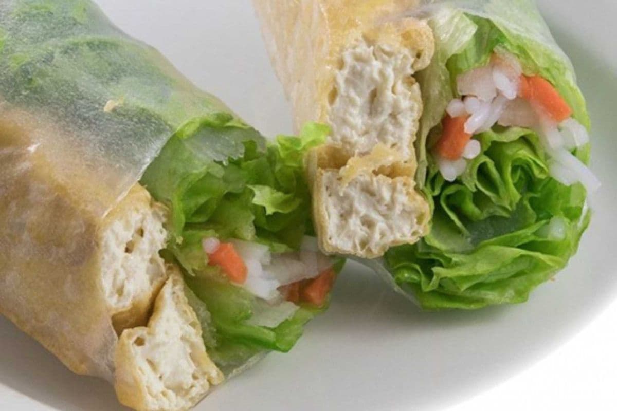 Tofu salad roll (2 pcs)
