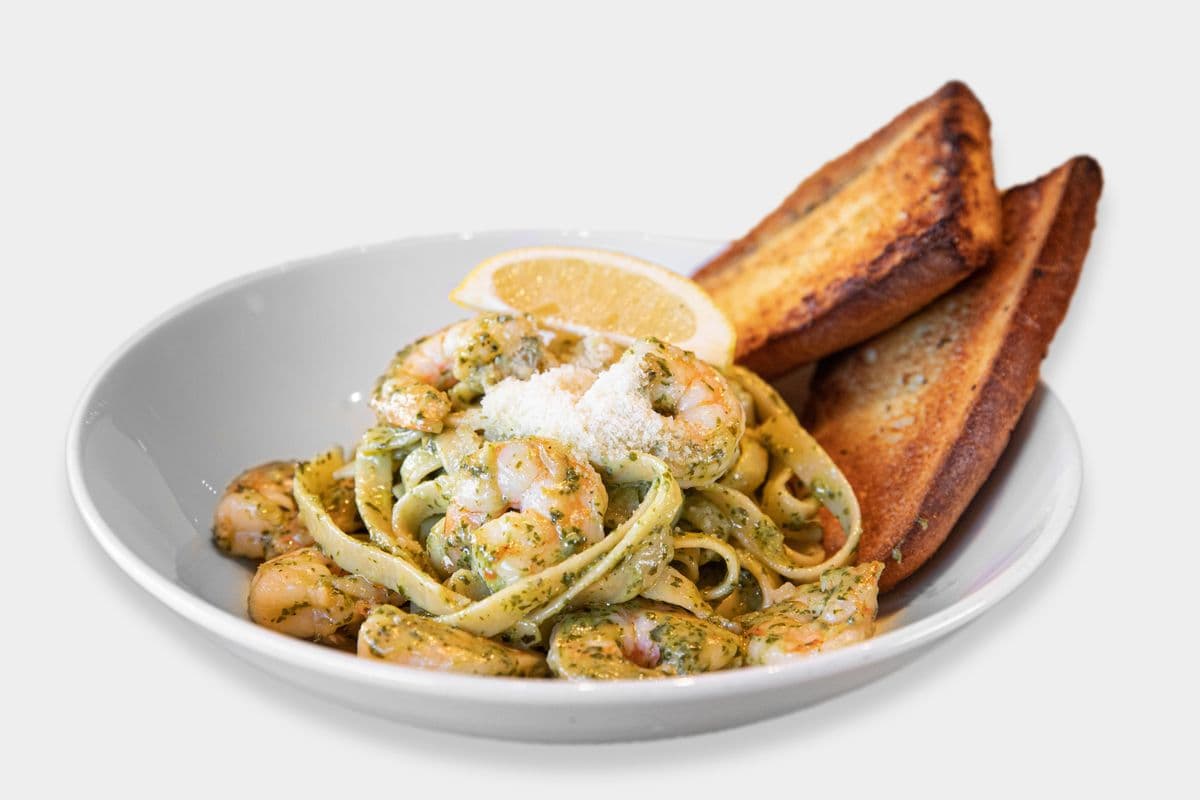 Fettuccine Alla Pesto & Prawns