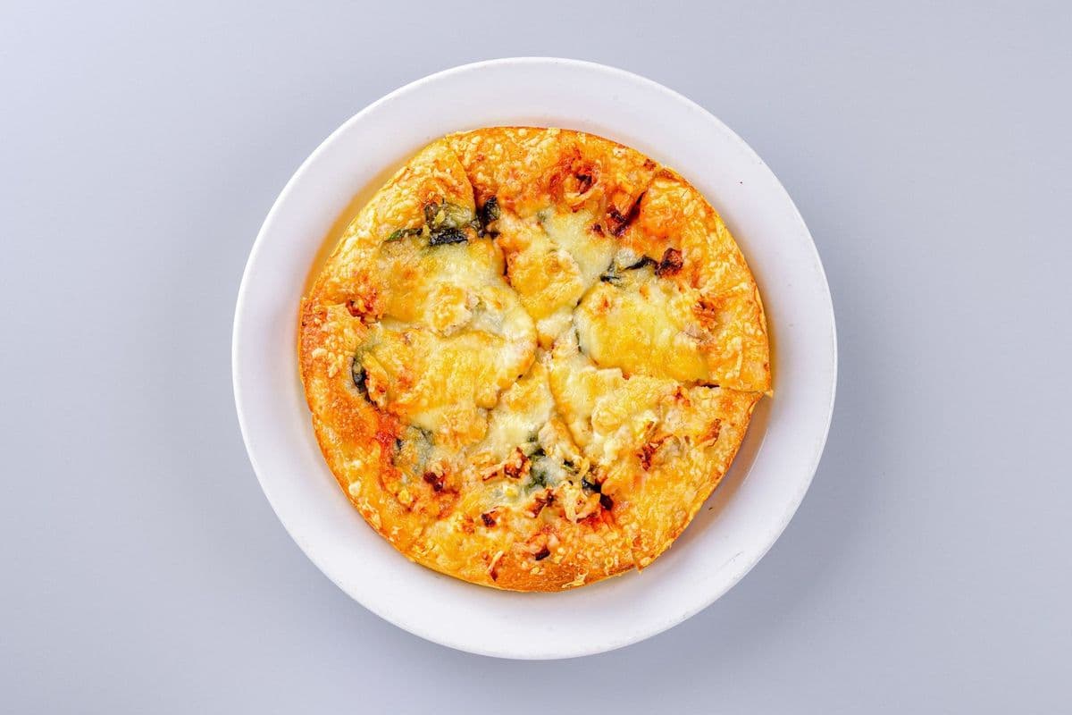 23. X-Large Spinach, Feta, and Chicken Pizza