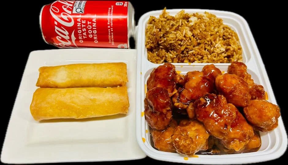 Special Combo: General Tao Chicken with fried rice +2 Spring rolls + soft Drink / Poulet general avec riz frit combo