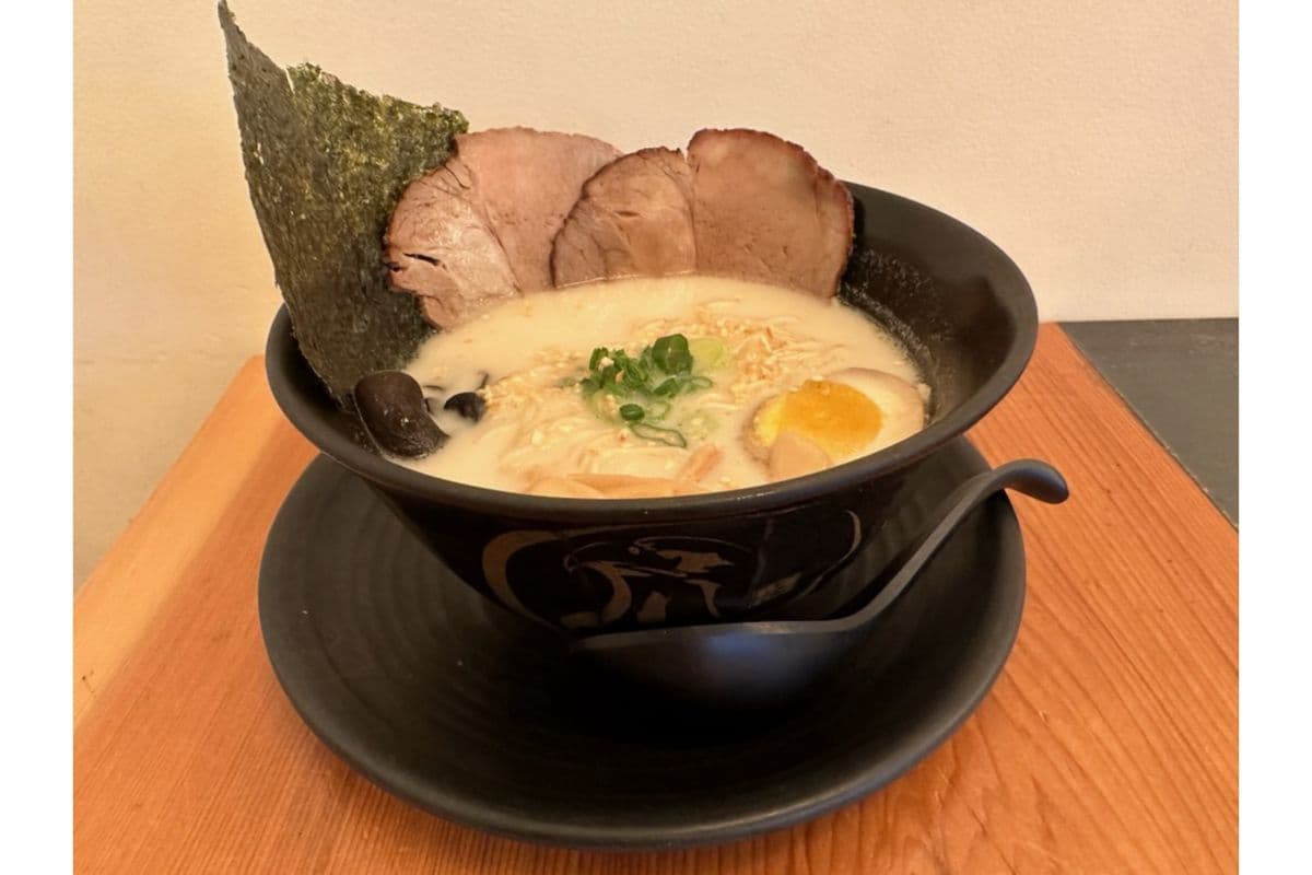 Garlic Paitan Shio 濃厚大蒜白湯面
