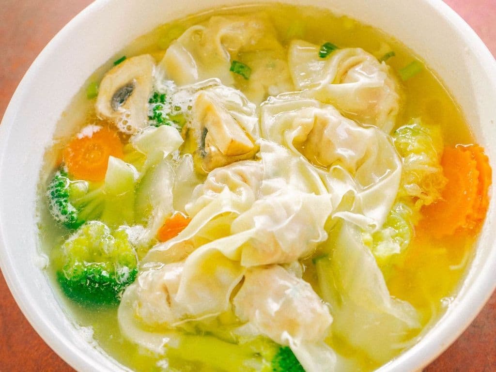 O1. Wonton Soup With Egg Noodles