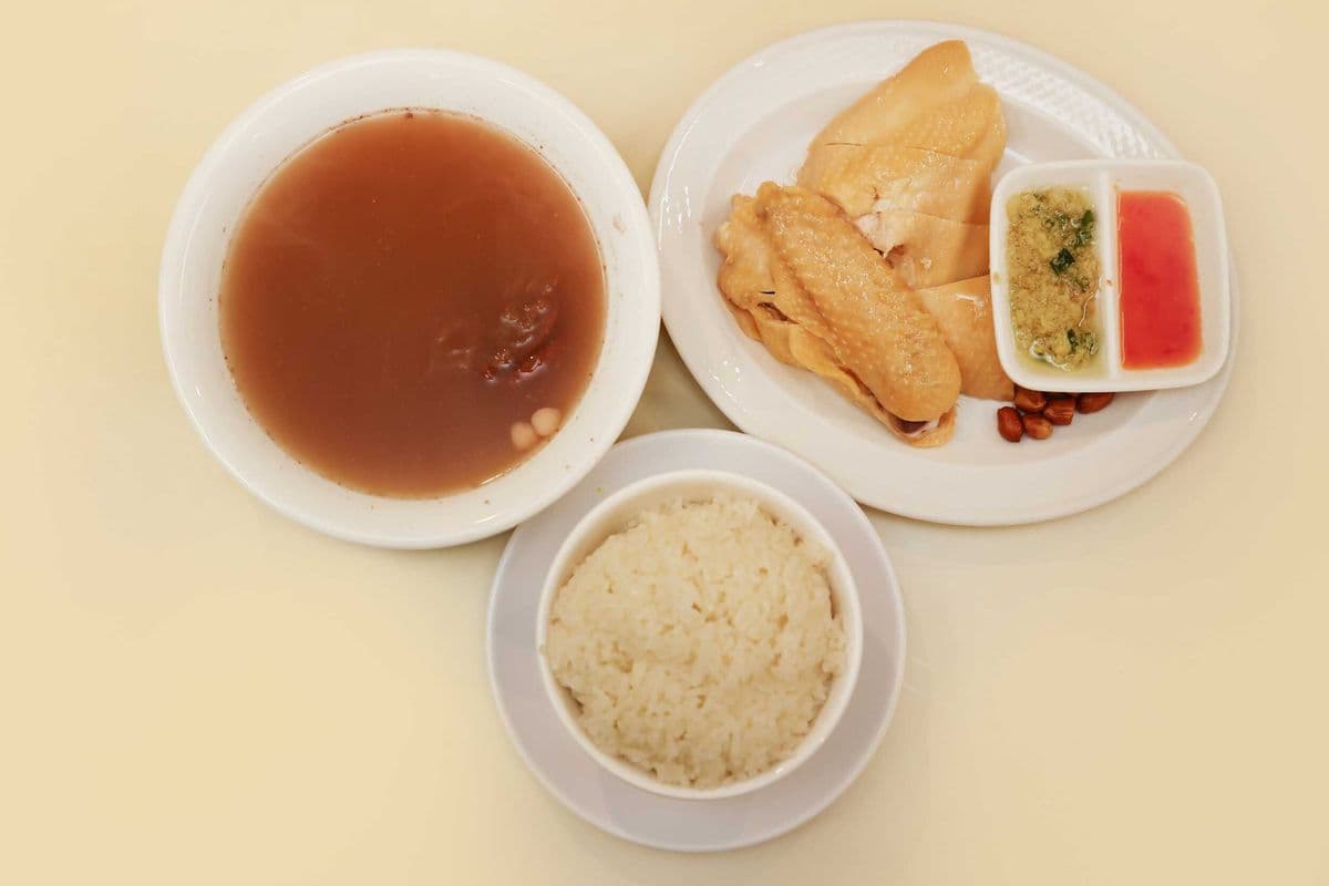 Hainan Chicken on Rice (海南雞飯)