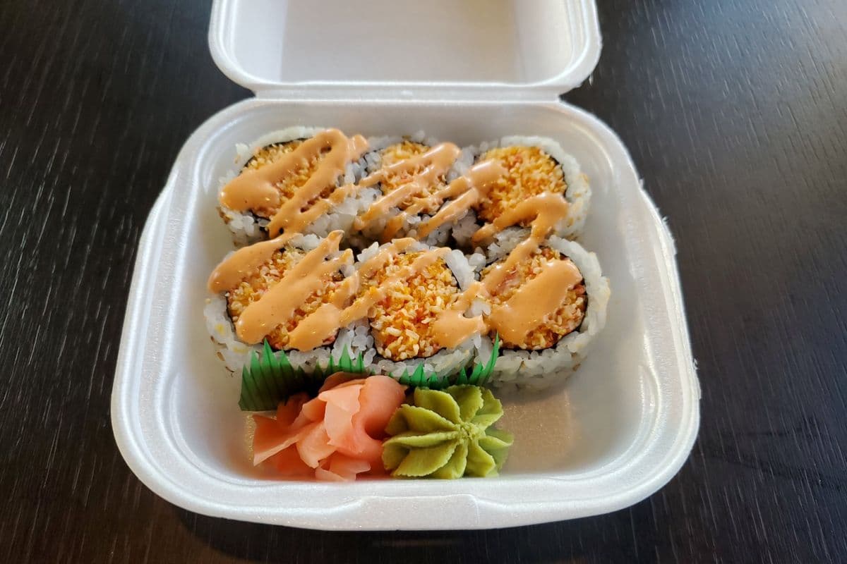 76. Spicy Crab Meat Roll (6 pcs)