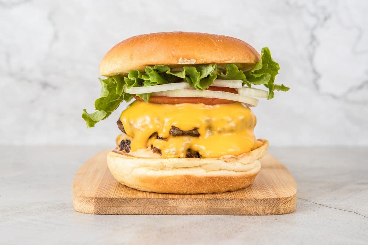 Classic Double Burger (10 oz)